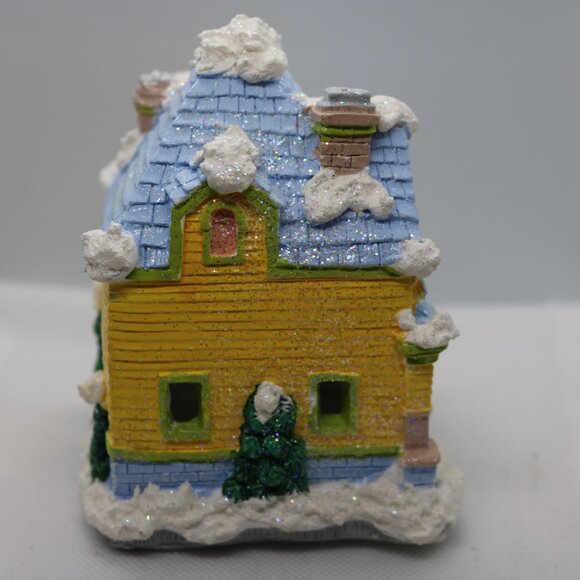 Christmas village traditional home with hand-painted details 4x4 - Picture 6 of 7